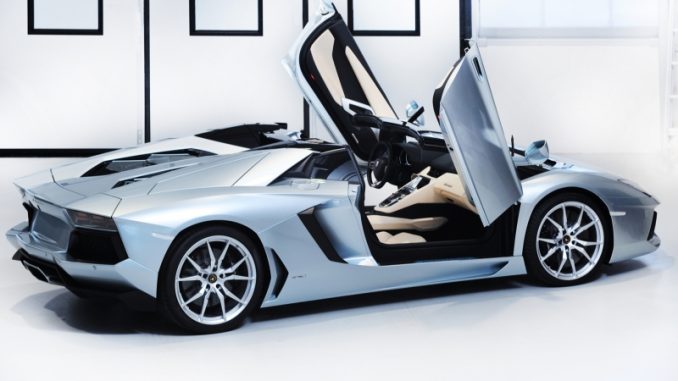 Lamborghini-AventadorLP700-Roadster