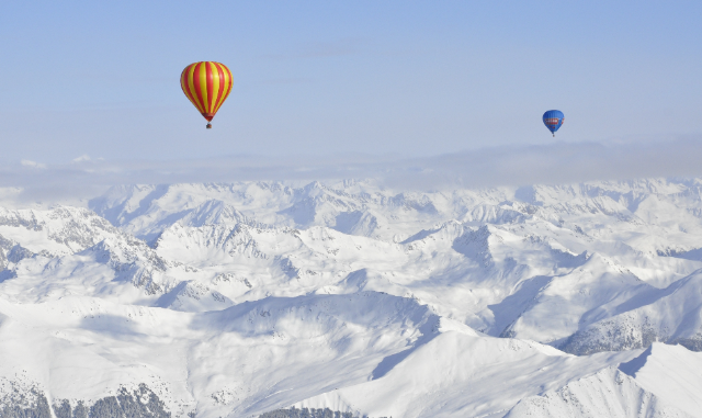 Ballonvaren boven de Dolomieten
