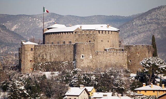 Castello_di_Gorizia_in_de_sneeuw